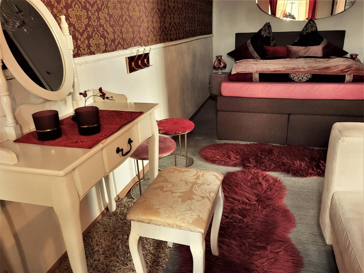 Schloss Weichs Zu Regensburg Mit 2Schlafzimmer Parkplatz Internet 75Qm Zentrum Екстер'єр фото